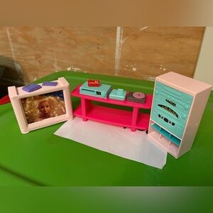 Barbie Furniture: Vintage 90s Furniture and Stereo